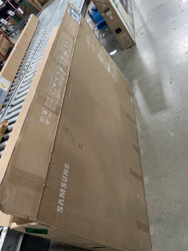 Photo 1 of ***DAMAGED***Samsung 65-Inch Class QLED Q7F Series Samsung Vision AI Smart TV (2025 Model, 65Q7F) Quantum HDR, Object Tracking Sound Lite, Q4 AI Gen1 Processor, 4K upscaling, Gaming Hub, Alexa Built-in