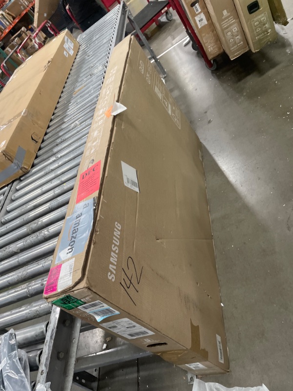Photo 1 of ***DAMAGED***Samsung 65-Inch Class QLED Q7F Series Samsung Vision AI Smart TV (2025 Model, 65Q7F) Quantum HDR, Object Tracking Sound Lite, Q4 AI Gen1 Processor, 4K upscaling, Gaming Hub, Alexa Built-in