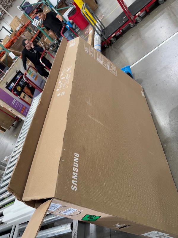 Photo 1 of ***SCREEN GETS NO POWER***Samsung 75-Inch Class QLED Q7F Series Samsung Vision AI Smart TV (2025 Model, 75Q7F) Quantum HDR, Object Tracking Sound Lite, Q4 AI Gen1 Processor, 4K upscaling, Gaming Hub, Alexa Built-in