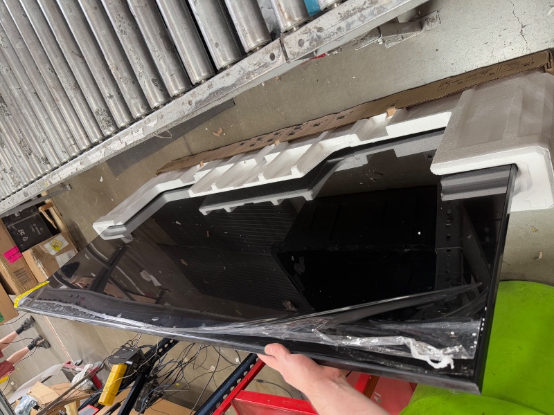 Photo 1 of ***SCREEN GETS NO POWER***Samsung 75-Inch Class QLED Q7F Series Samsung Vision AI Smart TV (2025 Model, 75Q7F) Quantum HDR, Object Tracking Sound Lite, Q4 AI Gen1 Processor, 4K upscaling, Gaming Hub, Alexa Built-in