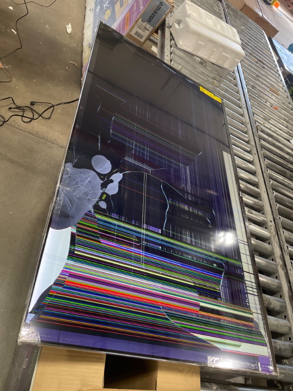 Photo 1 of ***DAMAGED***Roku Smart TV 2025 – 55-Inch Select Series, 4K HDR TV – Roku TV with Enhanced Voice Remote – Flat Screen LED Television with Wi-Fi for Streaming Live Local News, Sports, Family Entertainment