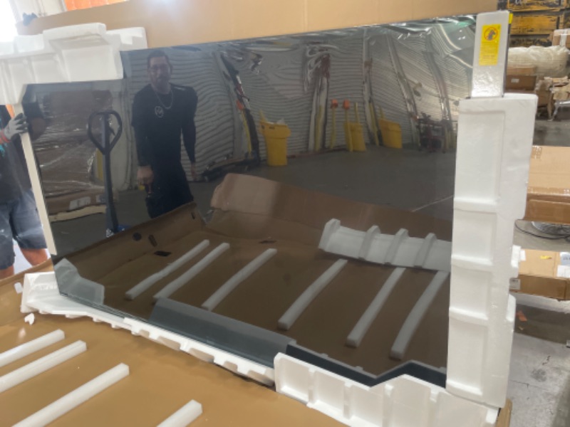 Photo 1 of ***DAMAGED***Hisense 100" Class U8 Mini-LED ULED 4K UHD Google Smart TV (100U8QG, 2025 Model) - QLED, Native 165Hz, VRR 288, Up to 5000 Nits, HDR10+, Dolby Vision IQ · Atmos, IMAX Enhanced, 4.1.2 Ch Surround