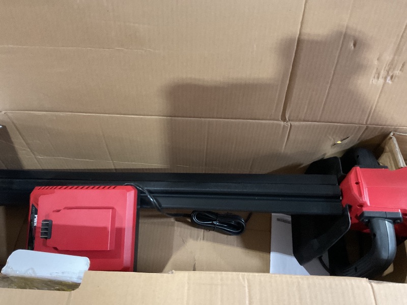 Photo 1 of ***************MISSING THE BATTERY**************
SKIL PWR CORE 40 24” Brushless 40V Hedge Trimmer Kit with Additional 2.5Ah Battery (HT4221-10 & BY8705-00)