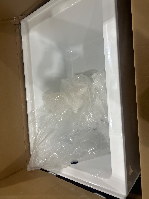 Photo 1 of *** TRUCK PICKUP *** Swiss Madison Well Made Forever Voltaire 48"x32" Acrylic White, Alcove, Left Hand Drain, Apron Bathtub