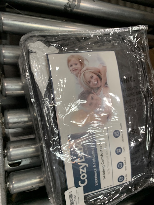 Photo 1 of 12 Pack Extra Heavy Duty Large Moving Bags with Strong Zipper & Comfortable Handles, Sturdy & Durable Clothes Storage Bags Totes Bins, Packing Moving Boxes for College Supplies, White