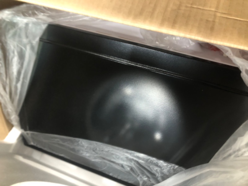 Photo 1 of ***********MINCROWAVE NON-FUNCTIONAL, DOES NOT DO ANYTHING WHEN PLUGGED IN**************
BLACK+DECKER EM031MB11 Digital Microwave Oven with Turntable Push-Button Door, Child Safety Lock, 1000W, 1.1cu.ft, Black & Stainless Steel, 1.1 Cu.ft