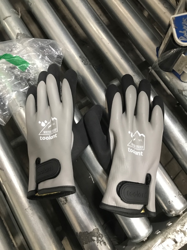 Photo 1 of 100% Waterproof Gloves for Men and Women, Winter Work Gloves for Cold Weather, Touchsreen, Thermal Insulated Freezer Gloves, With Grip, Grey, Large
