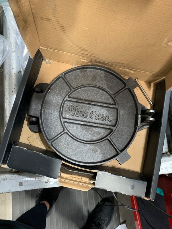 Photo 1 of *** CHECK COMMENTYS*** Uno Casa Cast Iron Tortilla Press 8 Inch - Tortilla Maker Press, Pre-Seasoned Roti Maker with 100 Pcs Parchment Paper - Heavy Duty Quesadilla Maker for Homemade Flatbreads, Rotis, Empanadas