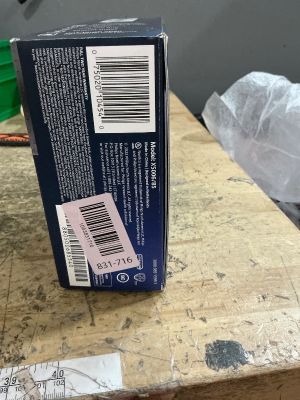 Photo 1 of **MISSING PARTS** Philips Norelco Shaver 5000X, Rechargeable Wet & Dry Shaver with Precision Trimmer and Storage Pouch, X5006/85