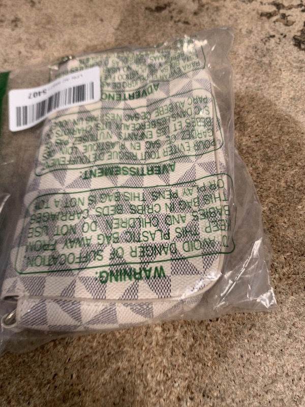 Photo 1 of **PURSE ONLY**
Lacel Urwebin Small Crossbody Bags for Women Stylish Designer Purses White Messenger Bags Coin Purse including 2 Size Bag