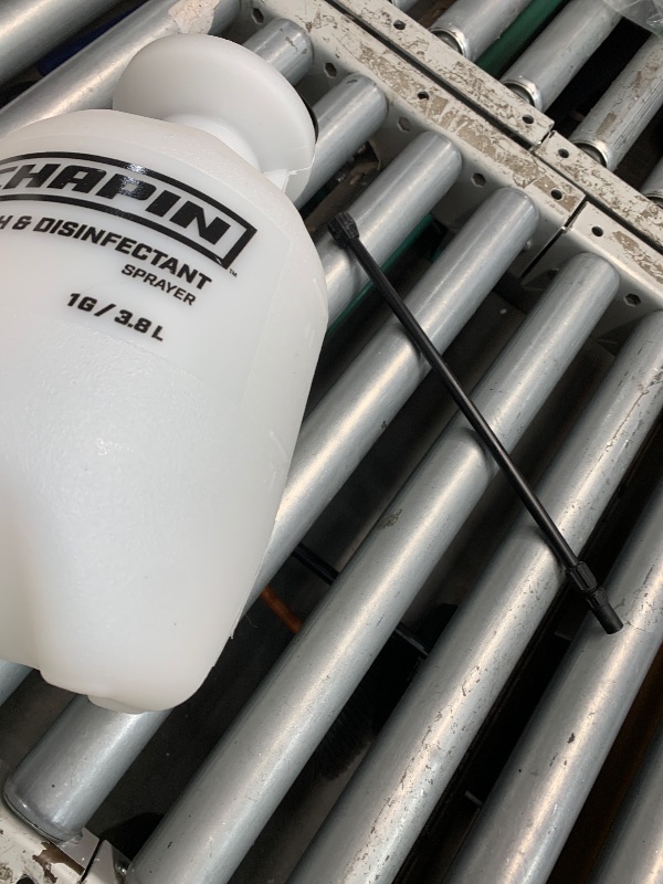 Photo 1 of (missing pieces) Chapin 20075 Disinfectant Bleach Sprayer, 1 Gallon, Made in The USA, Adjustable Cone Nozzle