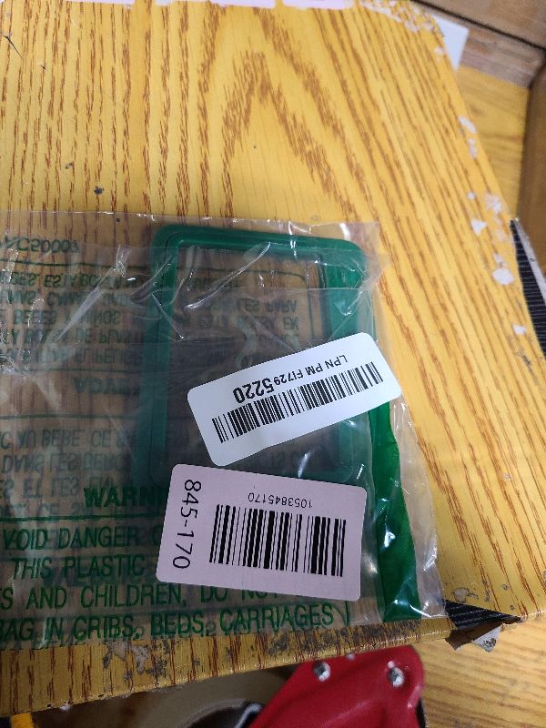 Photo 1 of 1 Pcs ID Badge Holder with Double-Sided Windows Horizontal Hard Plastic Case Green Card Protector Pouch for Office School ID Credit Cards Proximity Key Cards Driver’s Licenses and Passes