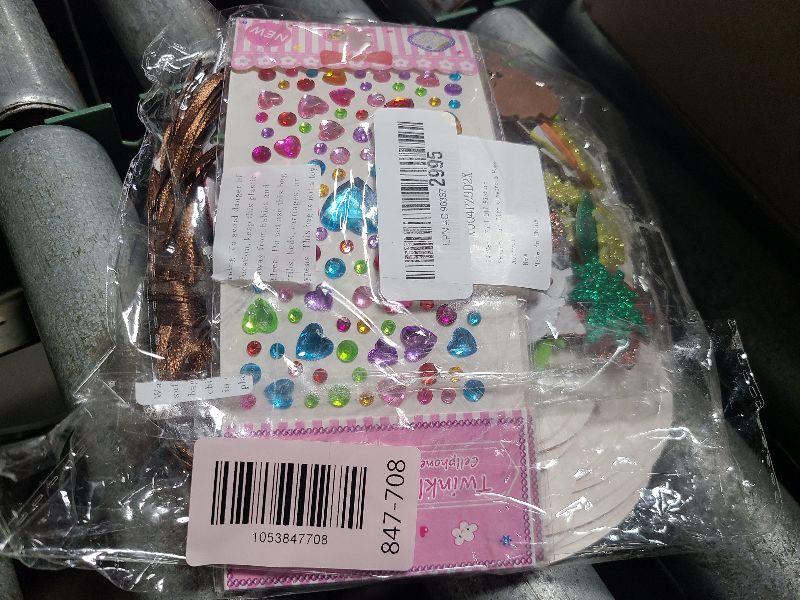 Photo 1 of 24 Sets Fall DIY Picture Frames Craft Kit Pumpkin DIY Photo Frame Autumn Photo Craft Kit with Foam Maple Leaves Rhinestone Stickers for Thanksgiving Decor Favor Art Gift Kids Classroom Home Activity