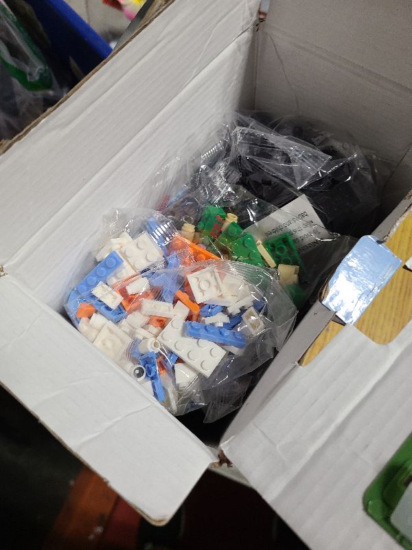 Photo 1 of 1100 Piece Building Blocks Classic Building Toys, Creative Bulk Building Bricks Sets Compatible with Legos Baseplate Sets 17 Colors Mixed 147 Shapes for Kids Party Favors Birthday