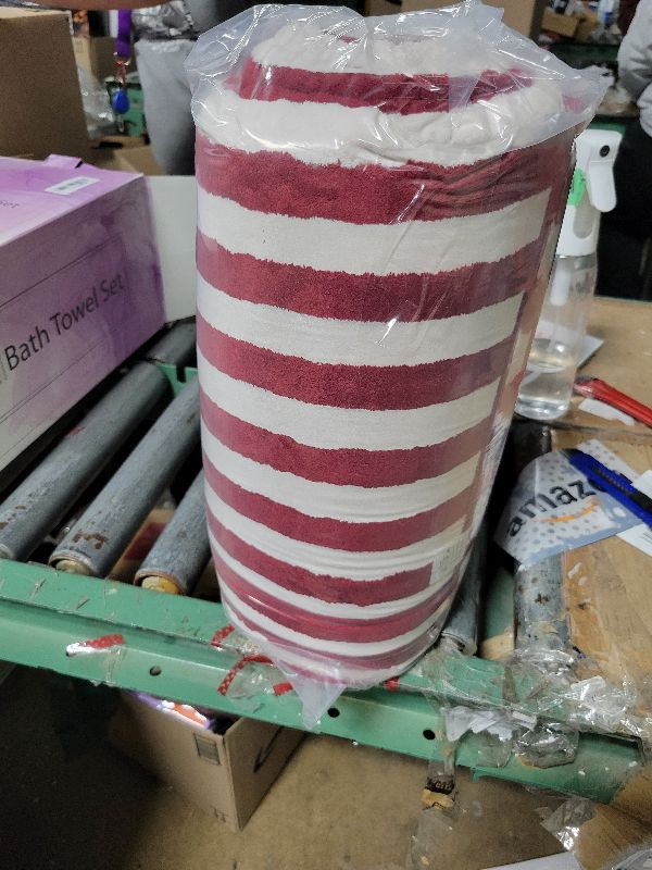 Photo 1 of 18 Pcs Red Cabana Stripe Family Towels Set with Hanging Loop-6 Bath Sheets,6 Hand Towels,6 Washcloths Ultra Soft Bathroom Towel Highly Absorbent Quick Dry Shower Towel for Beach Chair,Spa,Gym,Hotel