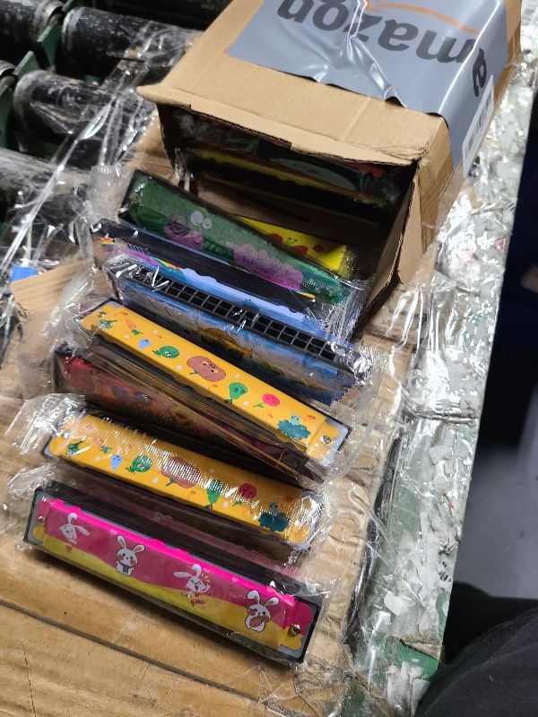 Photo 1 of 18Pcs Harmonica for Kids Birthday Party Favor, Kids Harmonica Toy Gift, 16 Holes Toddler Harmonicas, Party Favors for Kids Goodie Bags, Ideal Party Favors for Kids Goodie Bags and Stuffers