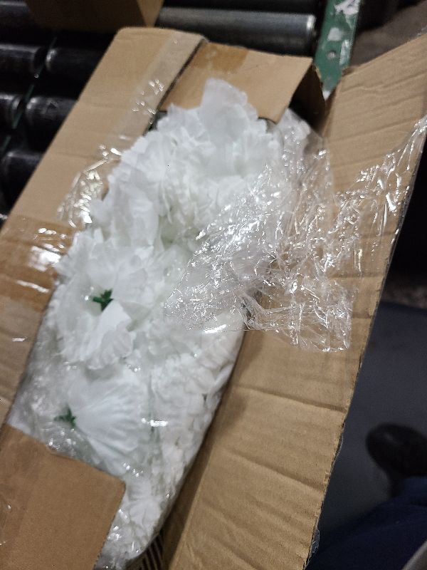 Photo 1 of 108pcs Carnation Head Flowers with Stem - White Artificial Flowers Carnation Bulk - 3.5" White Silk Carnation Fake Flower for Wedding Bouquet Decor DIY Baby Shower Centerpieces Grad Party Tables Decor