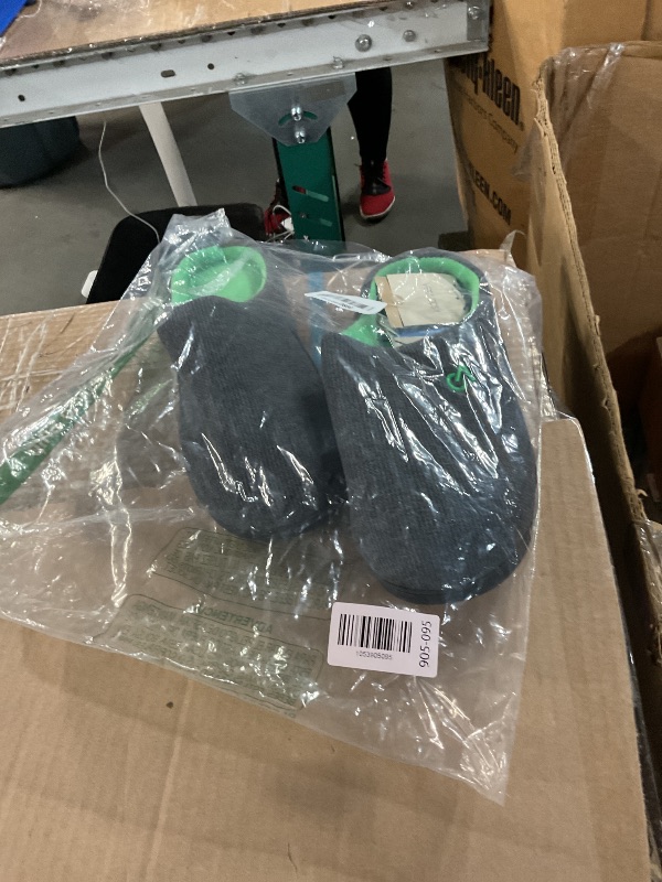 Photo 1 of ***(HEAVILY USED/ MINOR DAMAGE)***VeraCosy Men's Two-Tone Memory Foam House Slippers Indoor Outdoor Durable Rubber Sole (Green, 11-12 US)