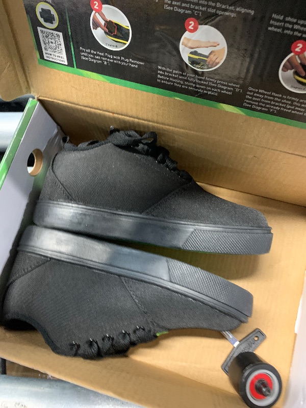 Photo 1 of ******MISSING ONE WHEEL ******HEELYS Pro 20 Minecraft (Little Big Kid/Adult) Wheeled Heel Shoe, Black/Green, 13 US Unisex