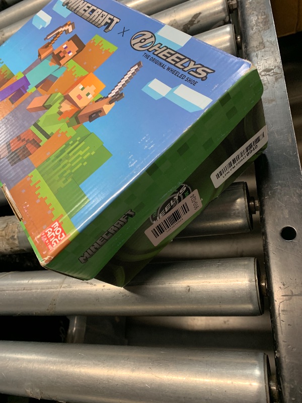 Photo 1 of ******MISSING ONE WHEEL ******HEELYS Pro 20 Minecraft (Little Big Kid/Adult) Wheeled Heel Shoe, Black/Green, 13 US Unisex