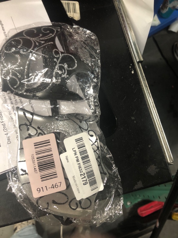 Photo 1 of ***DAMAGED - SEE NOTES/PICTURES***
Abkolul Masquerade Mask for Men Black, Halloween Venetian Adult Masquerade Masks, silver Mardi Gras Mask