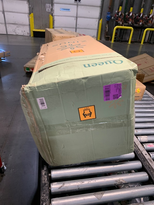 Photo 1 of ZINUS 12 Inch Euro Top Pocket Spring Hybrid Mattress, Queen, Pressure Relief, Pocket Innersprings for Motion Isolation, Mattress in A Box