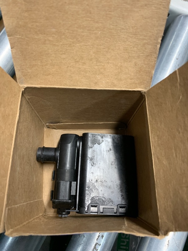 Photo 1 of ***MINOR DAMAGED - SEE NOTES/PICTURES***
ACDelco GM Original Equipment 214-1680 Vapor Canister Purge Valve