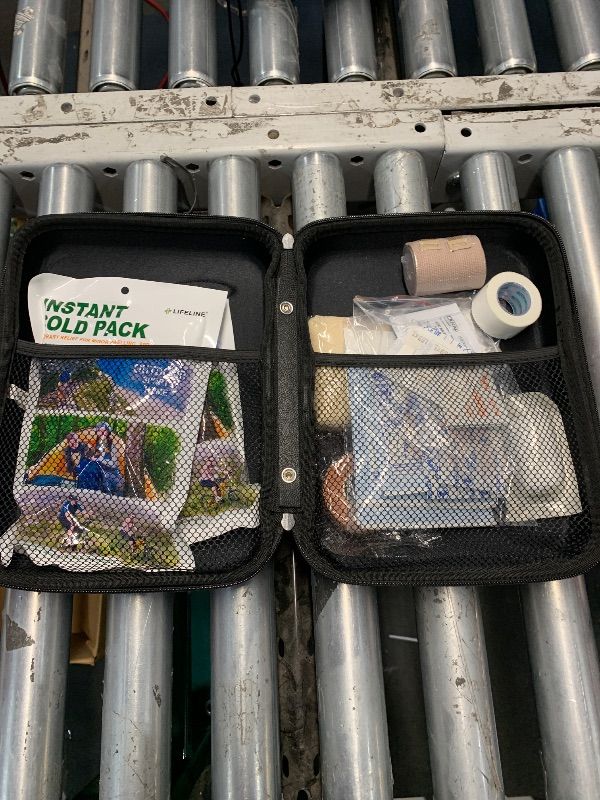 Photo 1 of ***STOCK PHOTO FOR REFERENCE ONLY***
***DAMAGED - SEE NOTES/PICTURES***
Lifeline Team Sports Trainer First Aid Kit