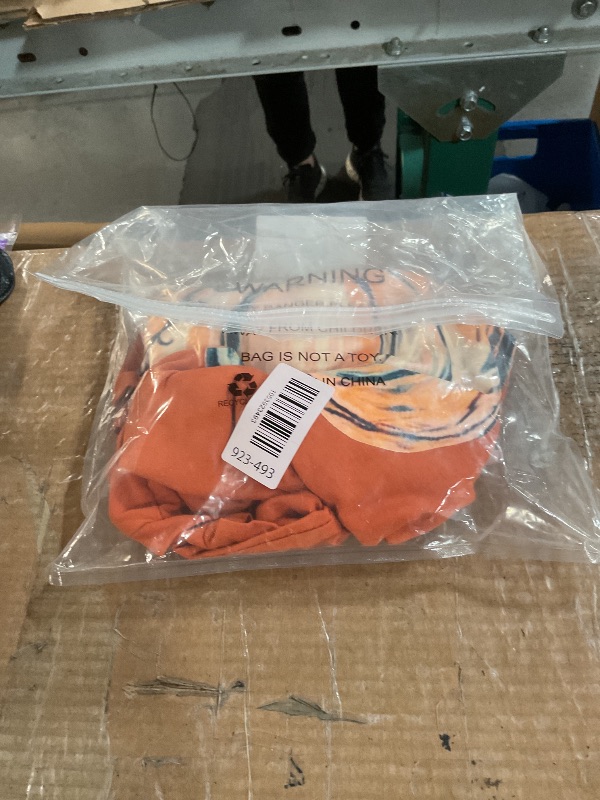 Photo 1 of ***(MINOR DAMAGE/ SEE NOTES FOR DETAILS)***Womens Halloween Pumpkin Shirts Funny Leopard Pumpkin Fall Graphic Tees Tops Cute Thanksgiving Casual Short Sleeve(L,Orange-2)