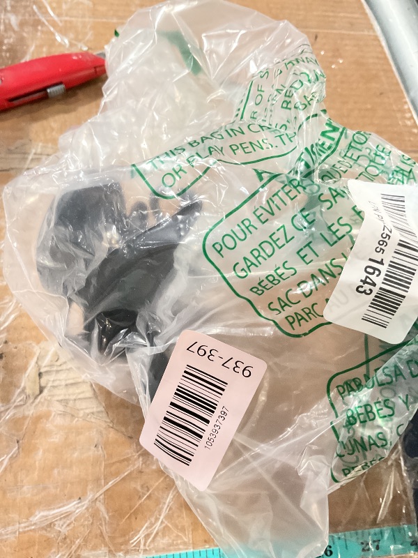 Photo 1 of ***(MISSING PARTS)***CONBOLA Suction Cups Hooks with 1/8" Adjustable Grow Light Hangers 13 ft with Reinforced Metal,Heavy Duty Ratcheting Pulley System for Camping Gardening and Various Tie-Down Uses.(4-Pack Set)