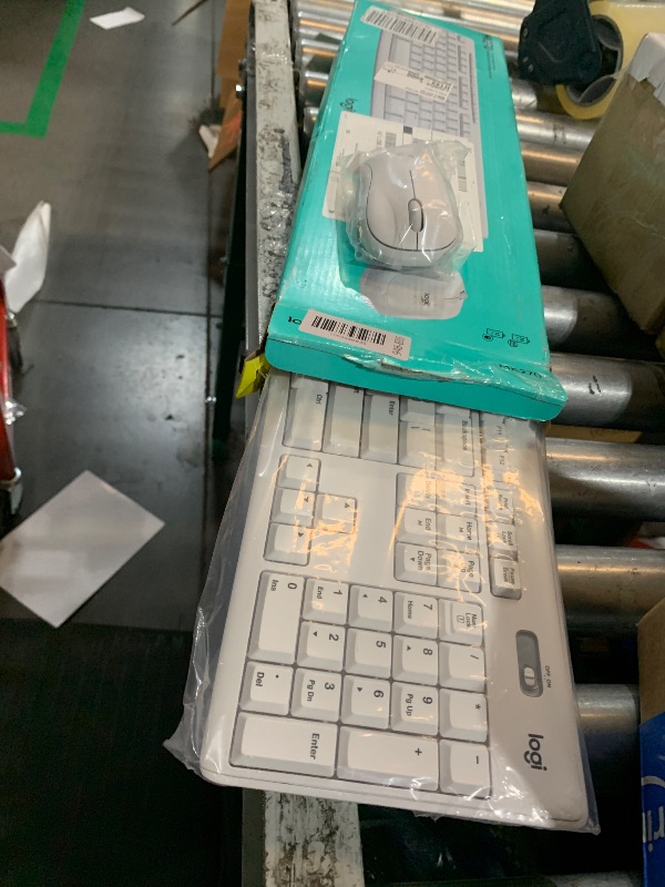 Photo 1 of (sold for parts only) Logitech MK270 Wireless Keyboard and Mouse Combo for Windows, 2.4 GHz, 8 Multimedia Keys, PC, Laptop, Wireless Keyboard Compact Mouse Combo - White