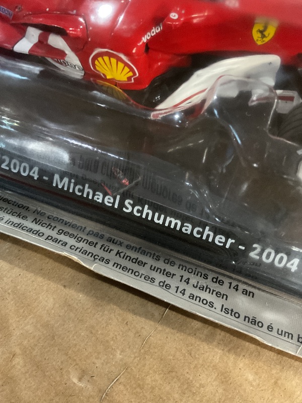 Photo 1 of - Formula 1 1/24 car Compatible with Ferrari F2004 - Michael Schumacher - 2004 - OR033