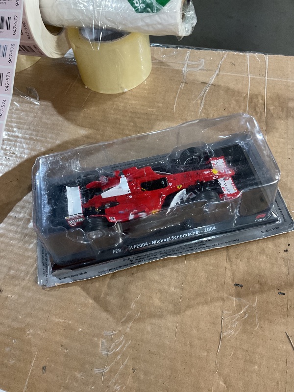 Photo 1 of - Formula 1 1/24 car Compatible with Ferrari F2004 - Michael Schumacher - 2004 - OR033