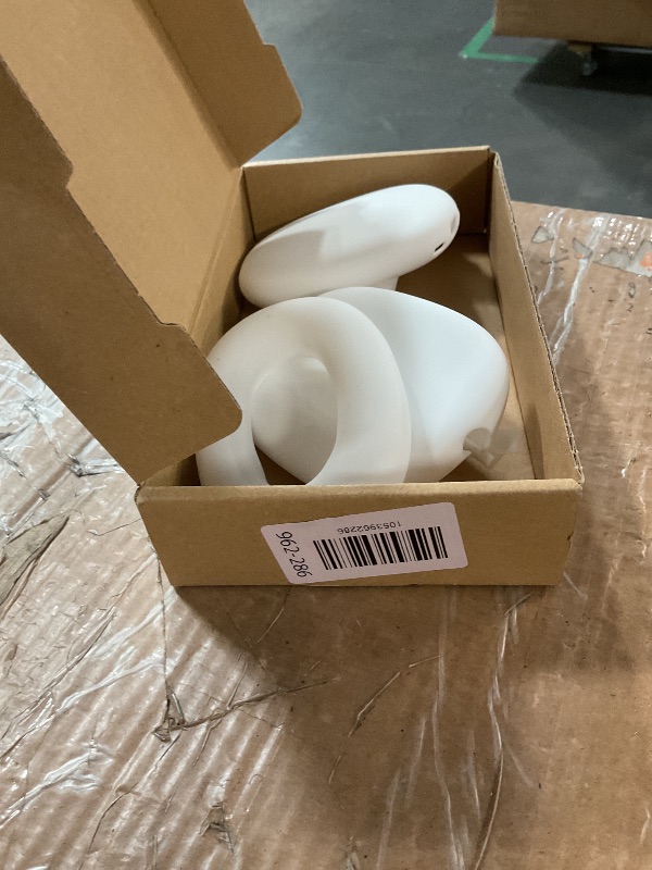 Photo 1 of ?5 in 1? Compatible with Airpods Max 2/1 Smart Case Cover, Sleep Mode Compatible, for Apple AirPod Max Headphones Case Soft Leather & Silicone Four-Piece Set Protective Accessories Portable, White