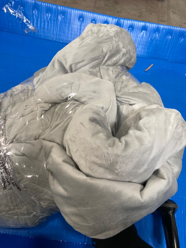 Photo 1 of **dirty***BEDELITE Fluffy King Size Comforter Set - Light Grey Fleece Soft Comforter for King Size Bed, Luxury Warm Bedding Set for Winter, Fuzzy Bed Set 3 Pieces (1 Comforter, 2 Pillowcases)