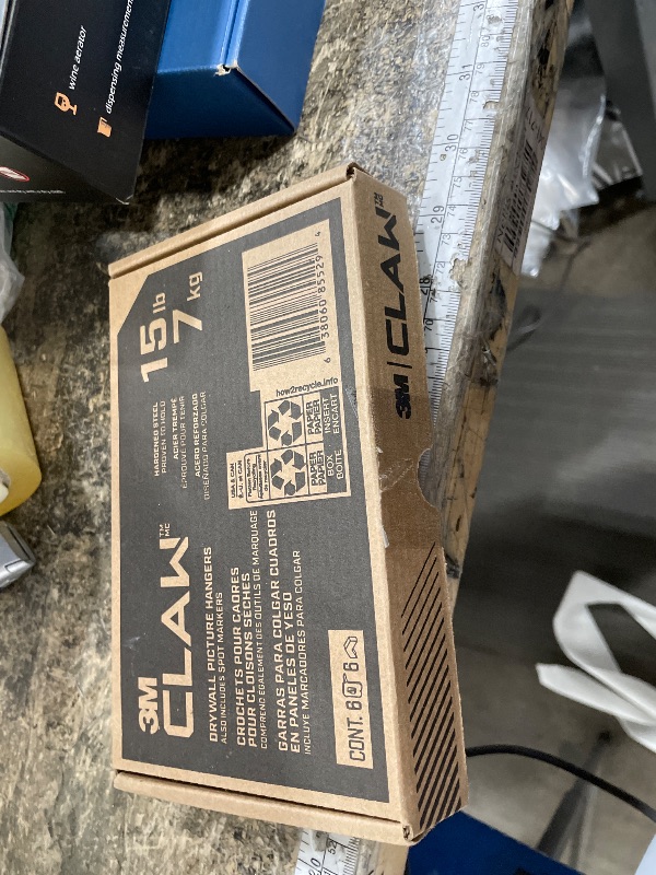 Photo 1 of 3M CLAW(TM) 15 lb. Drywall Picture Hanger With Spot Marker, Heavyweight Hanging Solution for Room Decor and Office Space Decor, Including Mirrors or Large Art – 6 Pack