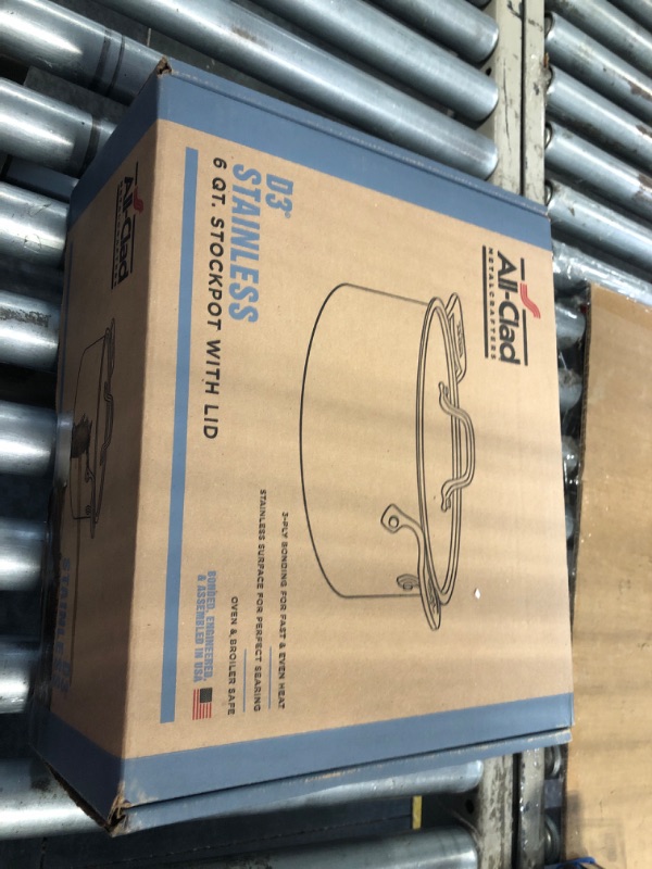 Photo 1 of   it has no lid*********  All-Clad D3 3-Ply Stainless Steel Stockpot 6 Quart Induction Oven Broiler Safe 600F Pots and Pans, Cookware Silver