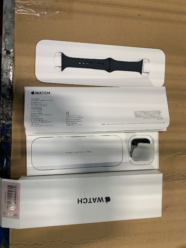 Photo 1 of ******* S/N HQV3N4W1TV  ******** Apple Watch SE 3 [GPS 40mm] Smartwatch with Midnight Aluminum Case with Midnight Sport Band - S/M. Fitness and Sleep Trackers, Heart Rate Monitor, Always-On Display, Water Resistant