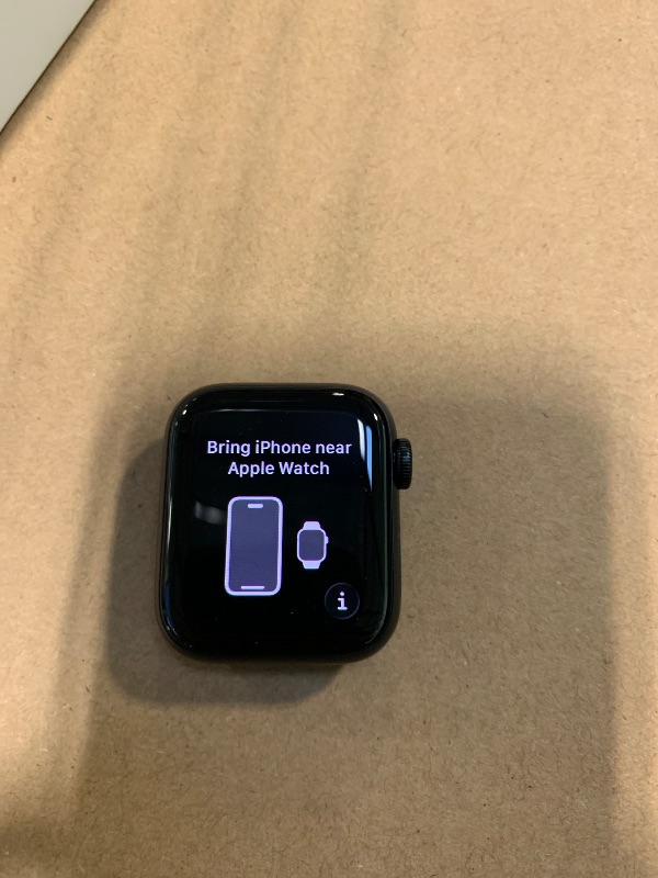 Photo 1 of ******* S/N HQV3N4W1TV  ******** Apple Watch SE 3 [GPS 40mm] Smartwatch with Midnight Aluminum Case with Midnight Sport Band - S/M. Fitness and Sleep Trackers, Heart Rate Monitor, Always-On Display, Water Resistant