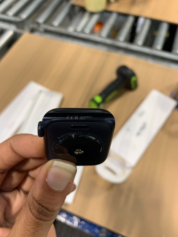 Photo 1 of ******* S/N HQV3N4W1TV  ******** Apple Watch SE 3 [GPS 40mm] Smartwatch with Midnight Aluminum Case with Midnight Sport Band - S/M. Fitness and Sleep Trackers, Heart Rate Monitor, Always-On Display, Water Resistant