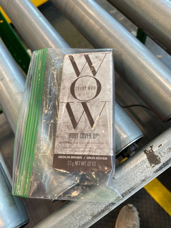 Photo 1 of *Major Damaged*
COLOR WOW Root Cover Up, Medium Brown – Instant Grey Coverage and Temporary Touch-Up, Water and Sweat Resistant, No mess Award-Winning Formula