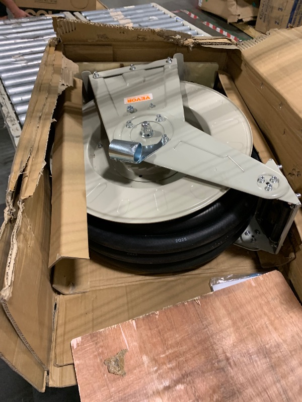 Photo 1 of ** MINOR DENT ** VEVOR Fuel Hose Reel, 1" x 33', Extra Long Retractable Diesel Hose Reel, Heavy-Duty Carbon Steel Construction with Automatic Fuel Nozzle, NBR Rubber Hose for Aircraft Ship Vehicle Tank Truck, 300 PSI