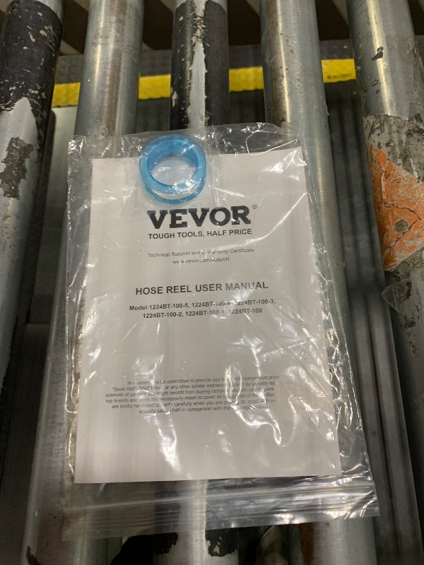 Photo 1 of ** MINOR DENT ** VEVOR Fuel Hose Reel, 1" x 33', Extra Long Retractable Diesel Hose Reel, Heavy-Duty Carbon Steel Construction with Automatic Fuel Nozzle, NBR Rubber Hose for Aircraft Ship Vehicle Tank Truck, 300 PSI