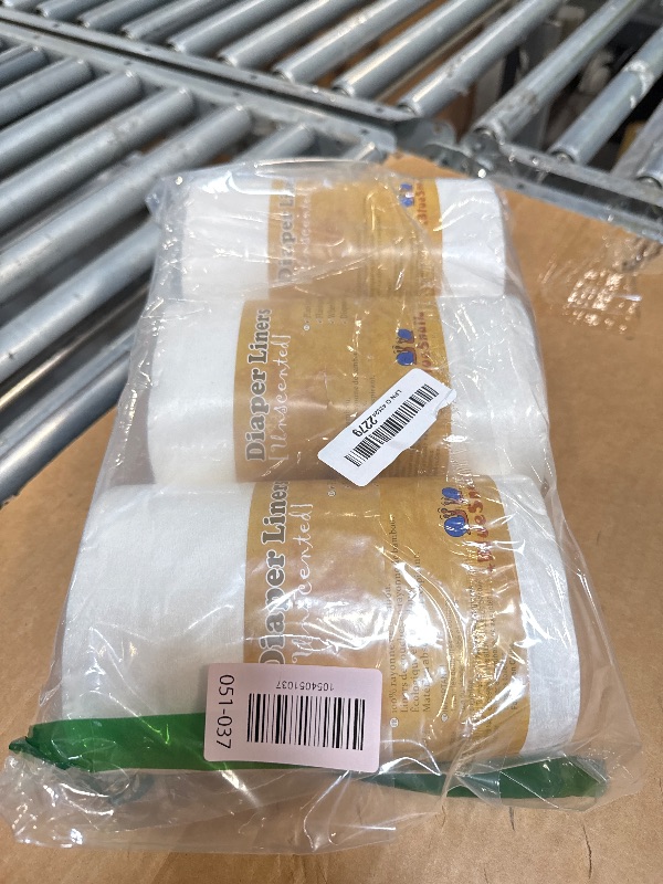 Photo 1 of ** ONLY 3 set***Rayon Unscent Diaper Liners- Fragance Free and Chlorine Free(4PK) 400 Count by BlueSnail?White?