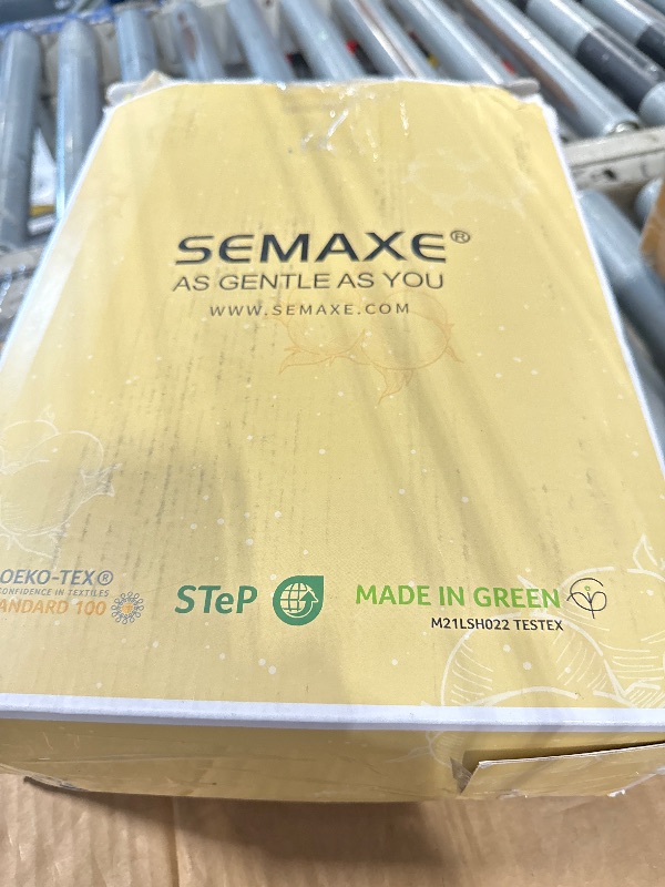 Photo 1 of ** BEIGE, BLUE AND YELLOW**SEMAXE 4-Pack Luxury Bath Towels for Bathroom, 100% Cotton, Soft, Absorbent, and Quick-Drying, 55"x27", Blue, Perfect for Hotels, Gyms, and Spas