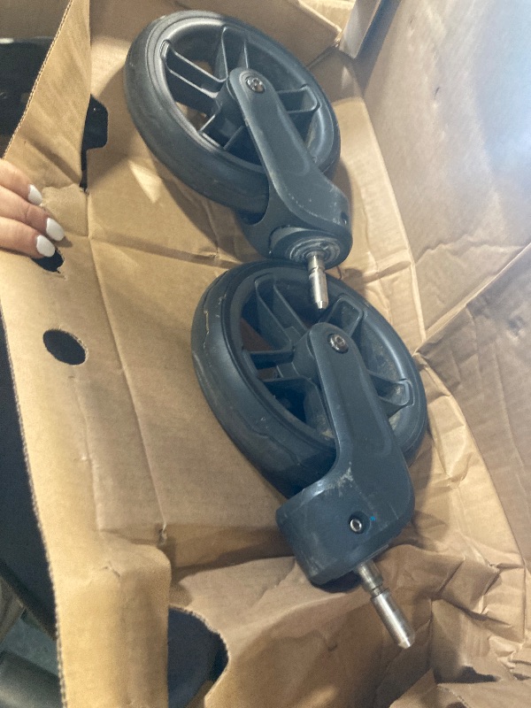 Photo 1 of UPPAbaby Cruz  / Convertible Single-To-Double System / Bassinet, Toddler Seat, Bug Shield, Rain Shield, and Storage Bag Included / Noa (Navy/Carbon Frame/Saddle Leather)
***SIMILAR***