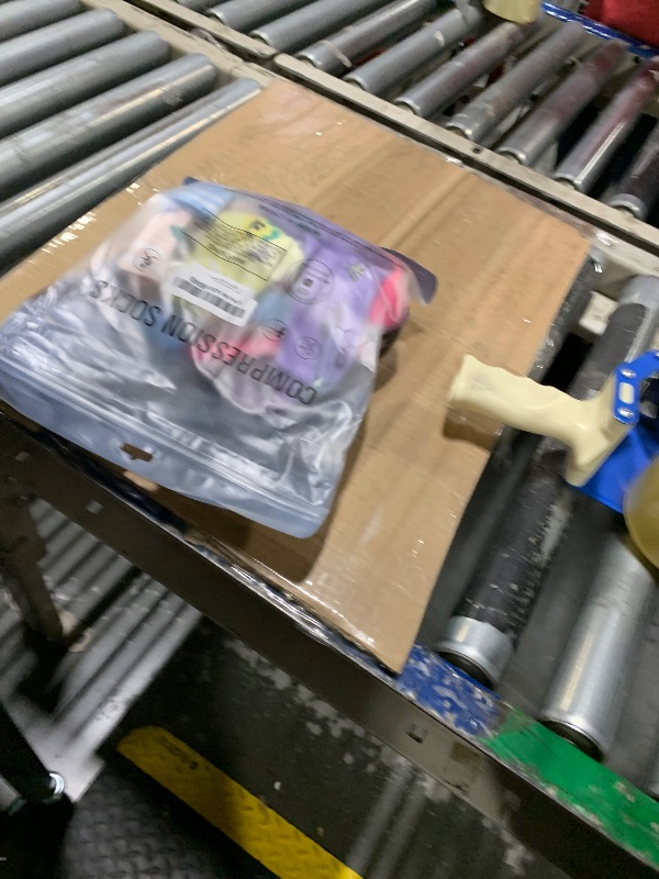 Photo 1 of ***NEEDS TO WASHED****Bluemaple 6 Pack Copper Compression Socks for Women and Men Circulation-Best Support for Medical, Running,Nursing,Athletic