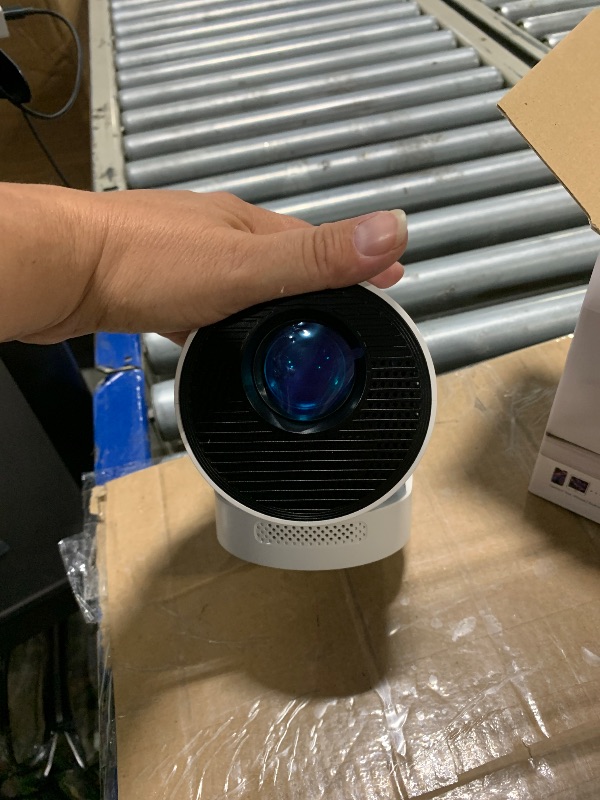 Photo 1 of ?Electric Focus?Magcubic Mini Projector 4K Support, Portable Projector with WiFi 6 and Bluetooth 5.4, Smart Proyector, 5W Soundbase Speaker, 180° Rotation for Home Theater HY300 Ultra