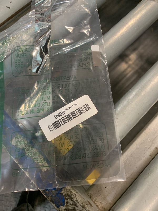 Photo 1 of ***MISSING PARTS*** Ailun 3 Pack for iPhone 17 Pro Max Privacy Screen Protector [6.9 inch] with installation frame, Anti Spy Private Tempered Glass Anti-Scratch Case Friendly