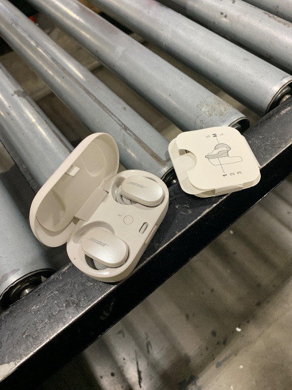 Photo 1 of Bose QuietComfort II In-Ear True Wireless Earbuds - Soapstone (Renewed)